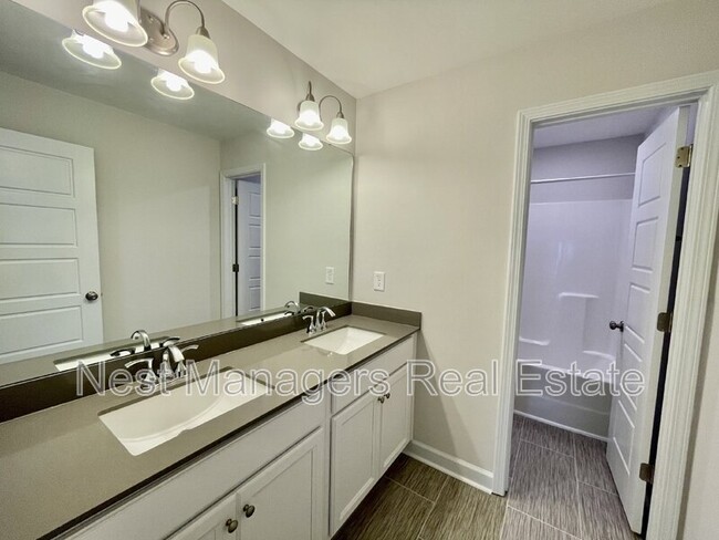 Building Photo - 1108 Mayfern Dr