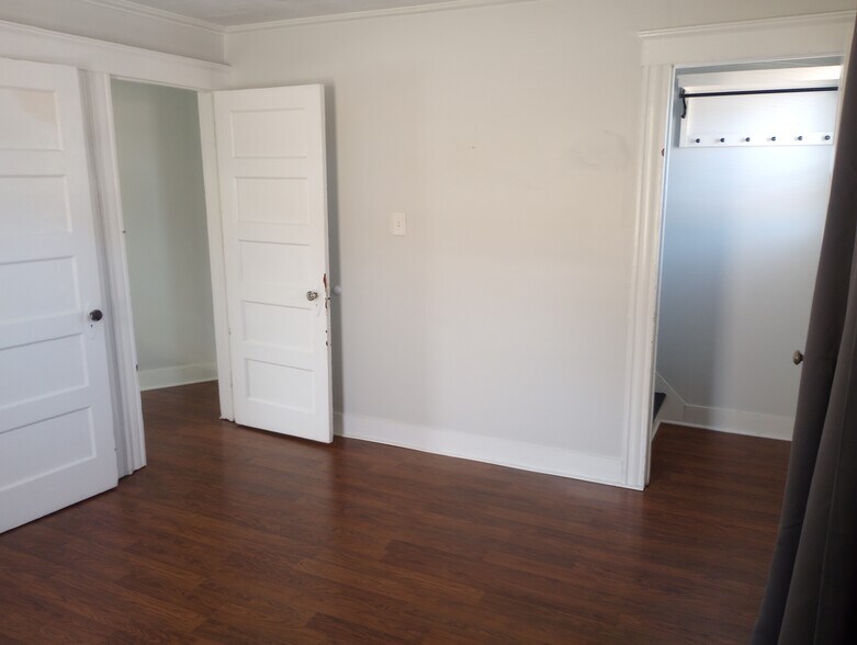 Building Photo - 92 Thorpe St