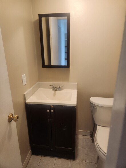 Bathroom - 1100 Vincent Rd