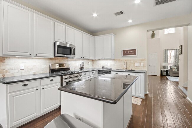 Building Photo - 55 W Pipers Green St