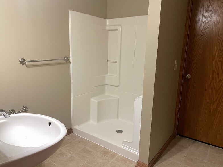 Building Photo - 7364 Mercy Ln