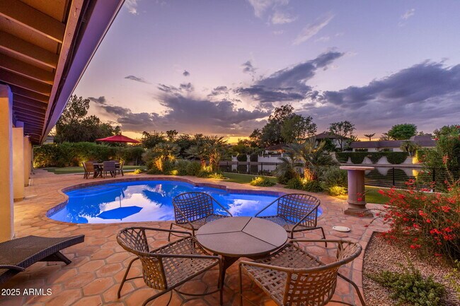 Building Photo - 7620 E Vía Del Placito