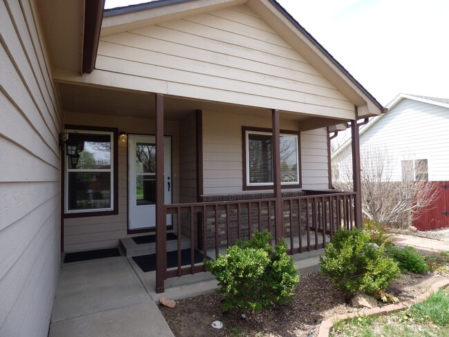 Building Photo - 3 Bedroom home in Loveland