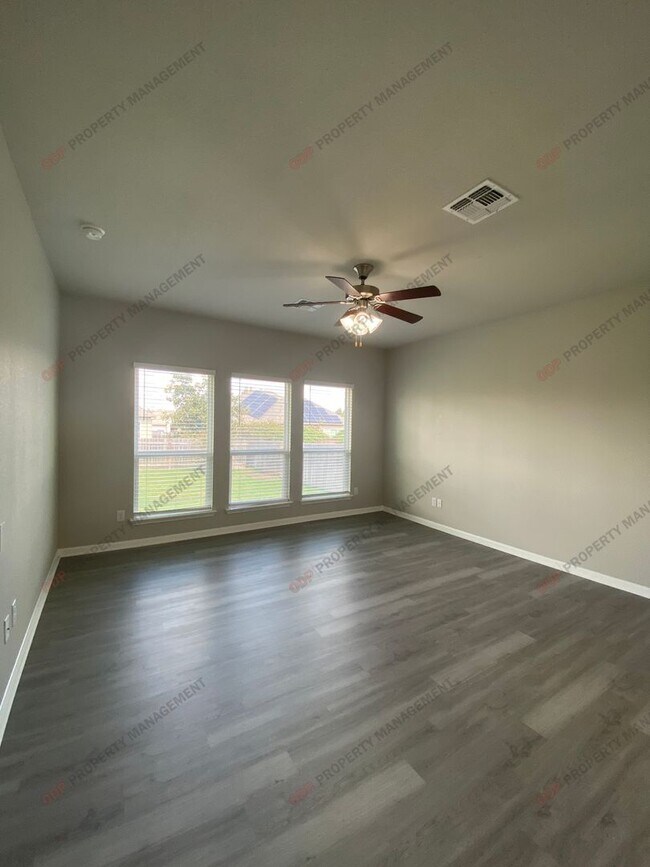 Building Photo - 818 Dunford Dr