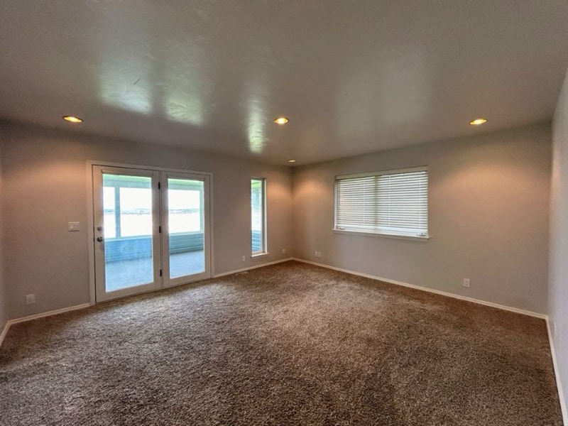 Building Photo - 825 4300 N