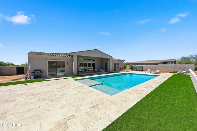Building Photo - 6896 E Lomas Verdes Dr