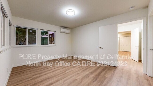 Building Photo - 2450 Grosse Ave