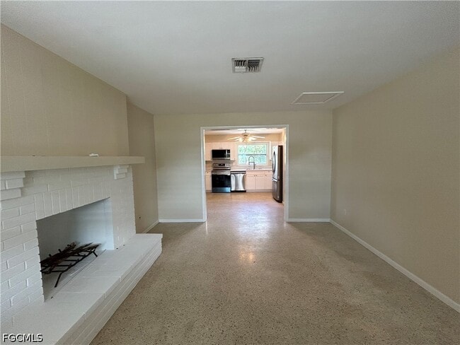 Building Photo - 4320 Pine Lake Rd