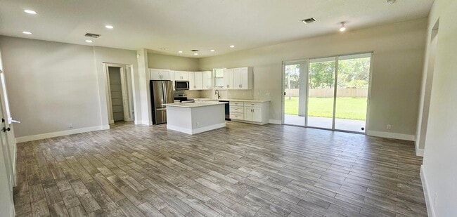 Building Photo - 17186 84th Ct N