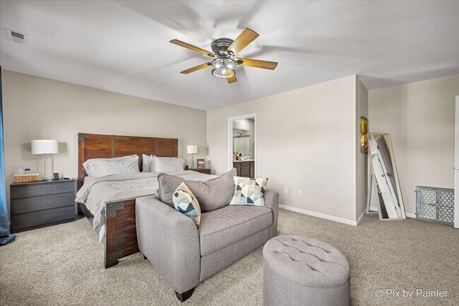 Building Photo - 3345 Seeley St