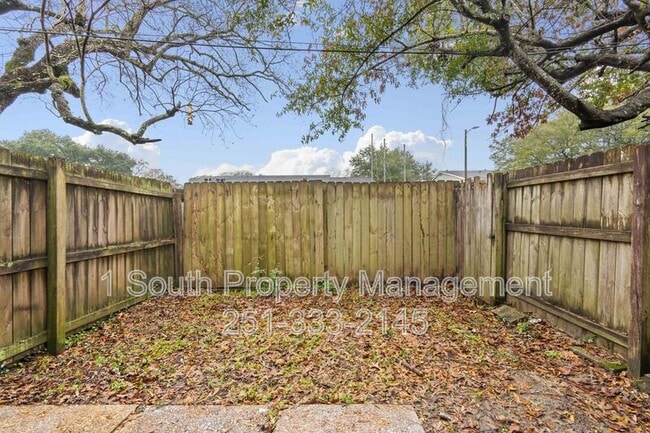 Building Photo - 6527 Old Shell Rd