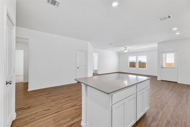 Building Photo - 303 Chickasaw Ln