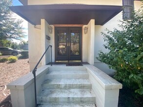 Building Photo - 324 Laurens St SW