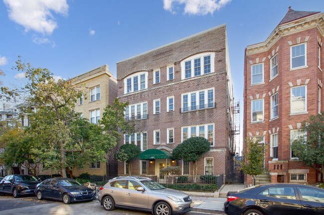 Building Photo - Adams Morgan!// Professionally Managed// 1...