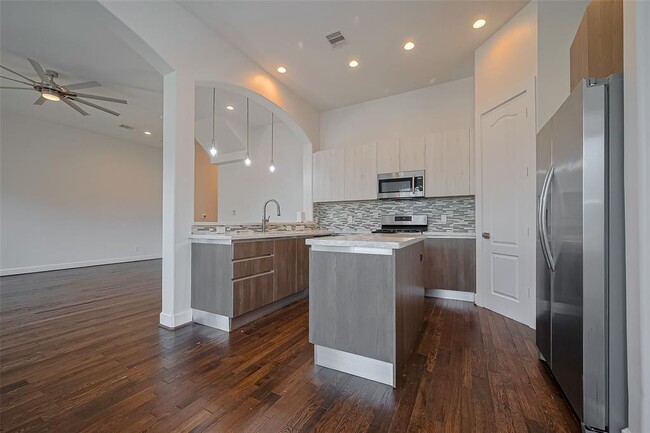 Building Photo - 9404 Glenfield Ct