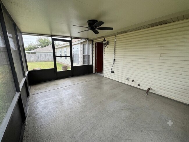 Building Photo - 608 Barbara Ave