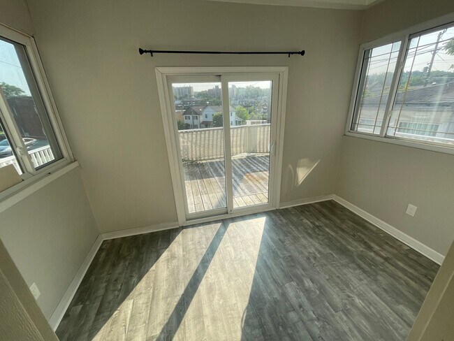 Building Photo - Spacious 3 Bedroom Home with Full finished Basement and Detached Garage!