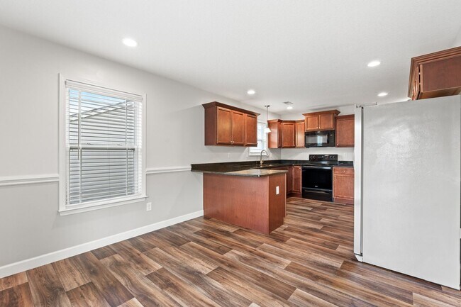 Building Photo - 3 BR, 2 BA 2-Car Garage Modern Ranch Livin...