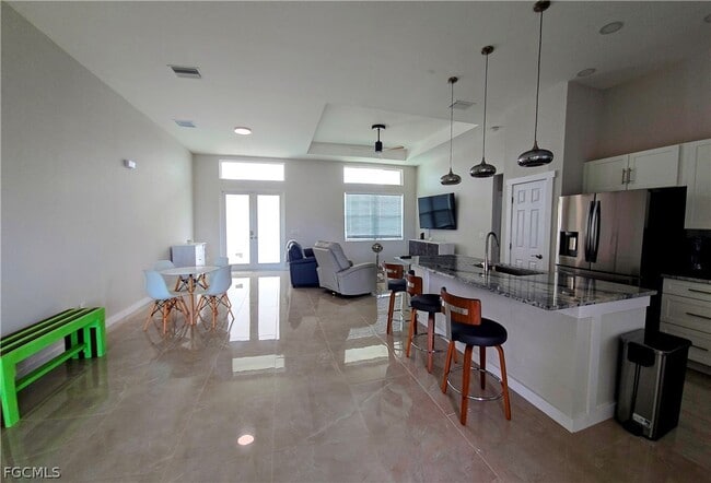 Building Photo - 2116 NE 22nd Ave