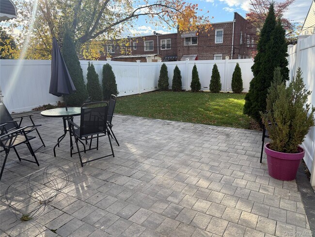 Building Photo - 114-60 226th St