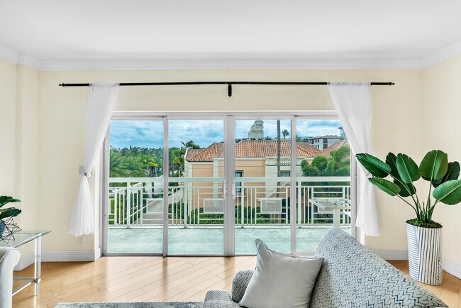 Building Photo - 250 Bradley Pl