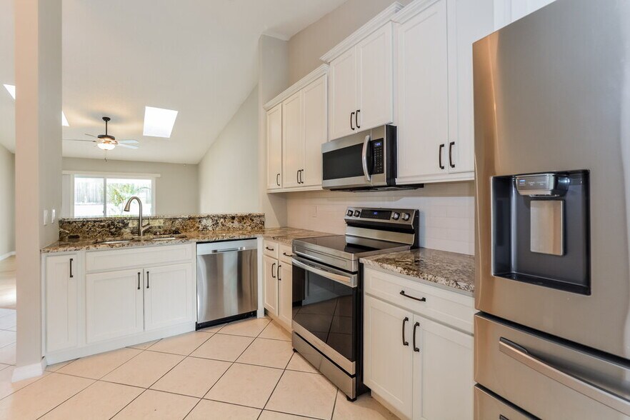 Building Photo - 1058 Dees Dr
