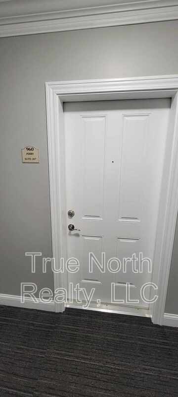 Building Photo - 960 Perry St