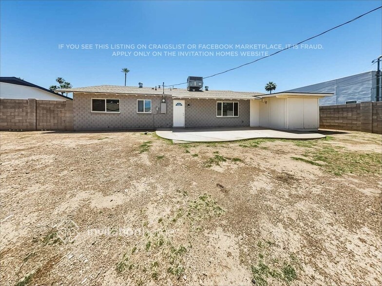 Building Photo - 8746 E Palm Ln