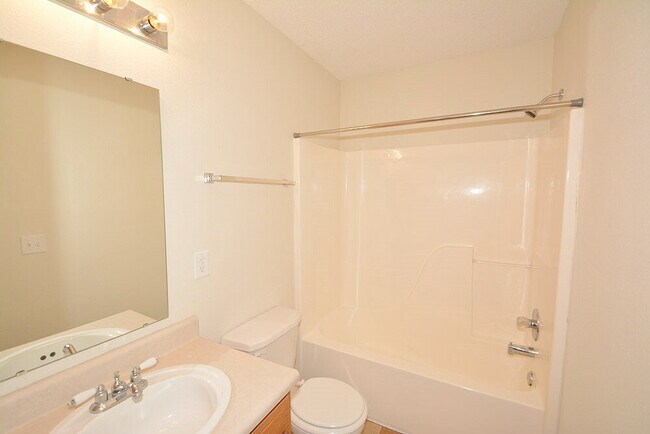Building Photo - 15341 Ten Point Dr