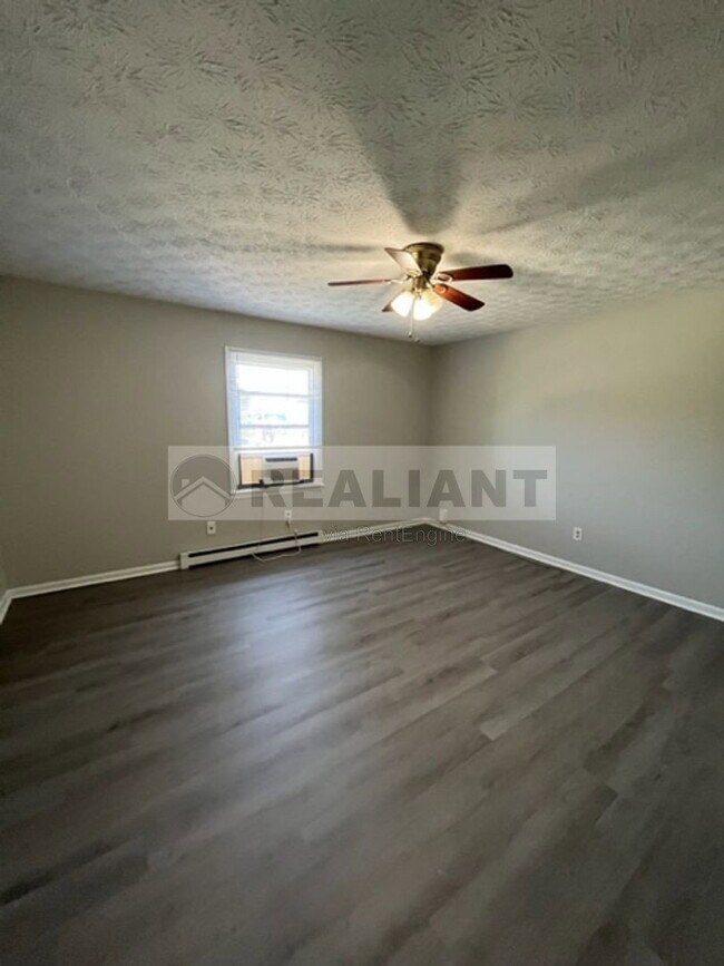 Building Photo - 314 Walters Ln