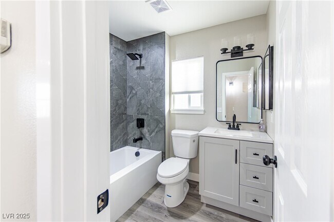 Building Photo - 517 Crony Ave