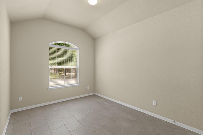Building Photo - 26350 Longview Creek Dr
