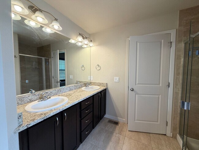 Building Photo - 3611 S Perth Cir