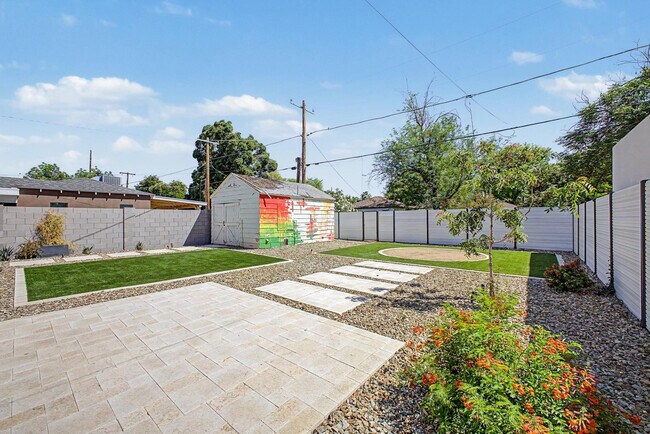 Building Photo - 311 West Campbell Ave