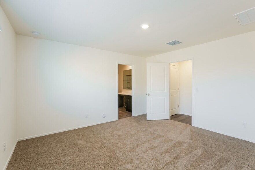 Building Photo - 25430 W Lamont Ave