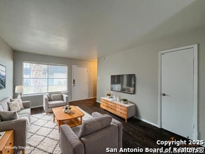 Building Photo - 2802 Lasses Blvd