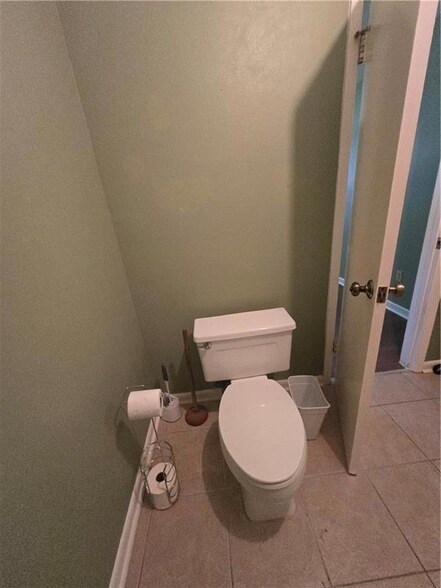 Building Photo - 641 Jefferson Heights Ave