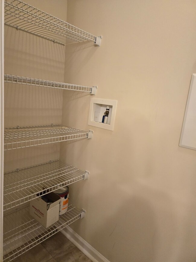 Building Photo - Wow! Incredible Luxury Townhome in Williamsburg!