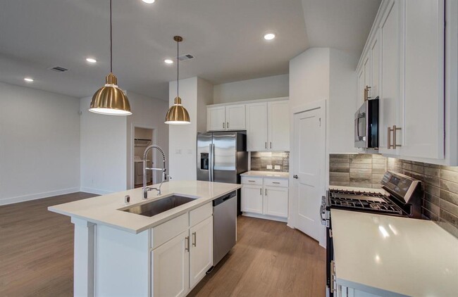 Building Photo - 8627 Pier Cove Dr
