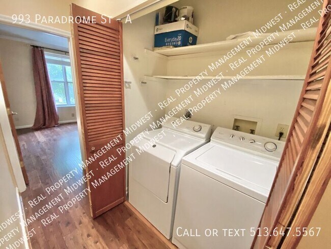 Building Photo - 993 Paradrome St