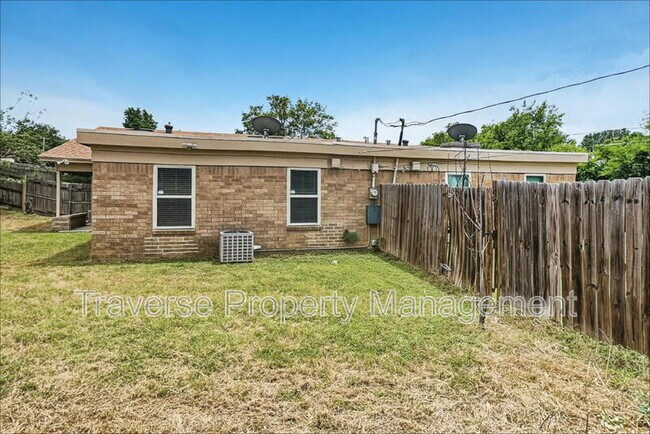 Building Photo - 3862 Wonder Ct