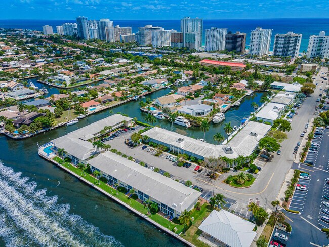 Building Photo - 3605 NE 32nd Ave