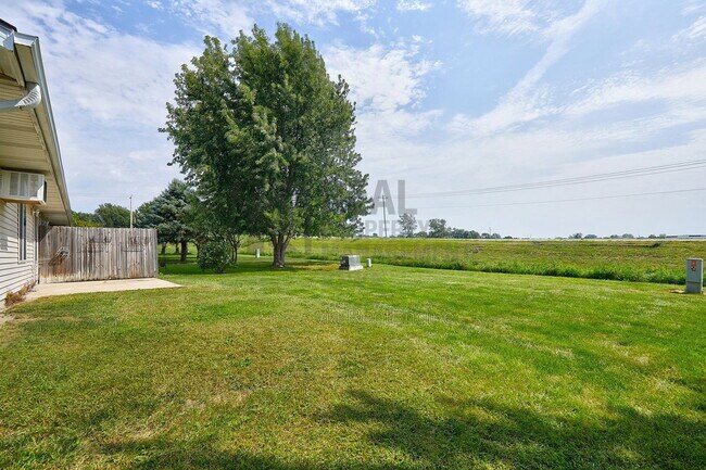 Building Photo - 2017 Vista View Dr