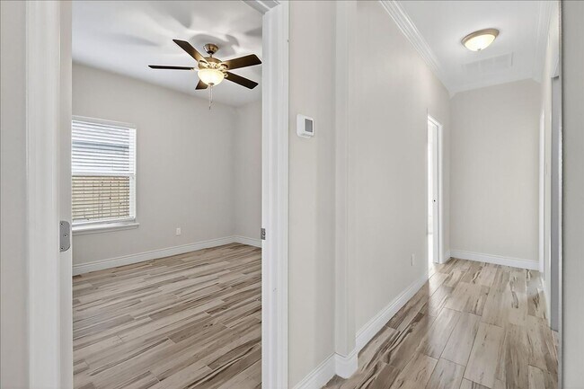 Building Photo - 15229 Barataria Dr