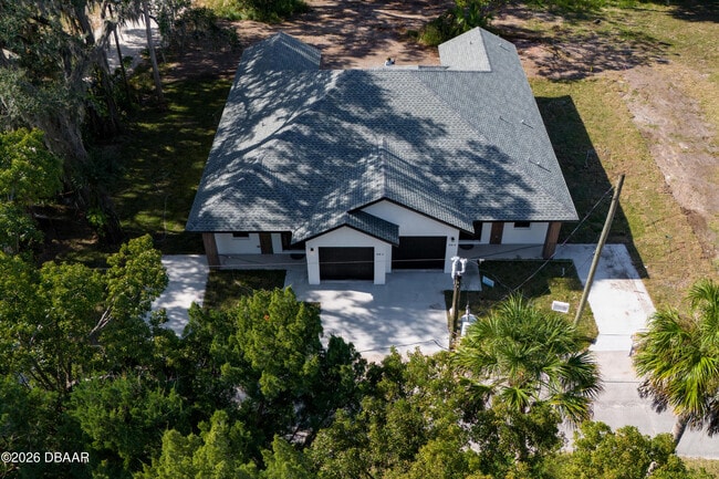 Building Photo - 618 N Duss St