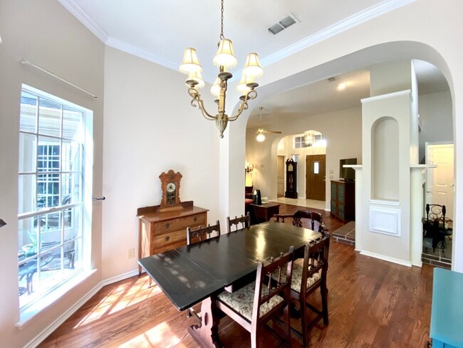 Building Photo - 13706 Morningbluff Dr