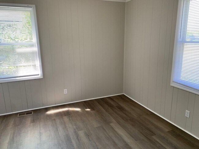 Building Photo - Property for rent - section 8