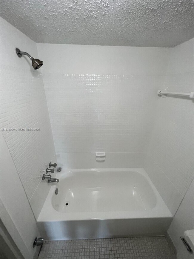 Building Photo - 2160 SW 16th Ave