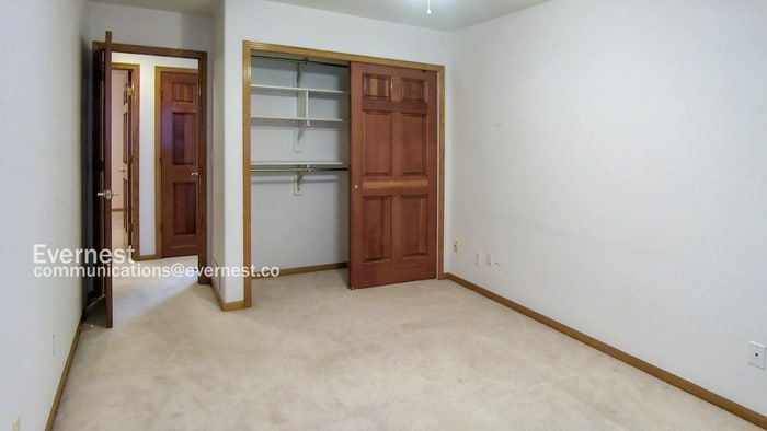 Building Photo - 3724 Stratford Ct