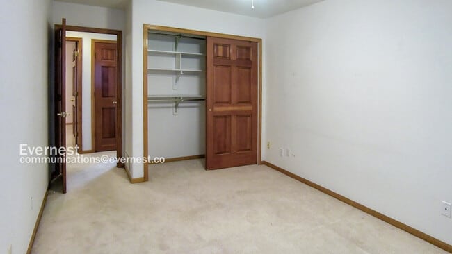 Building Photo - 3724 Stratford Ct